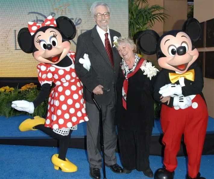 ياسمين عبد العزيز