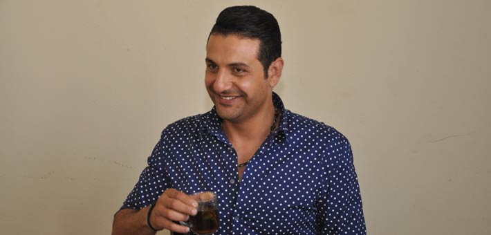 عمرو دياب يغني القاهرة