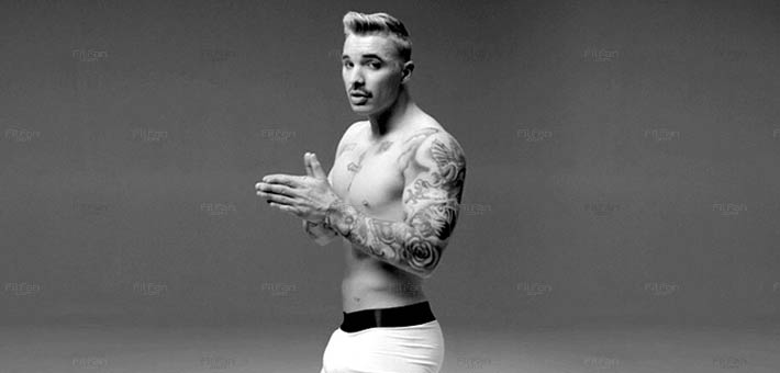 دريك يقلد جستين بيبر