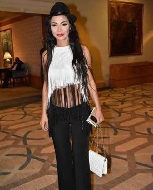 دوللي شاهين