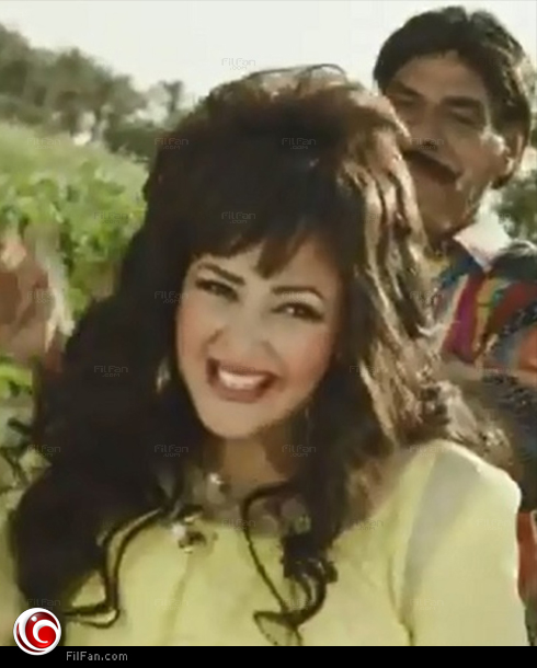 دنيا سمير غانم أثناء تقليدها للطيفة