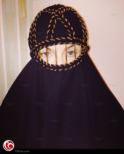 مادونا ترتدي النقاب