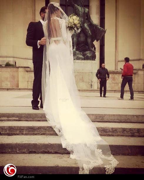 لاميتا وفستانها الأبيض