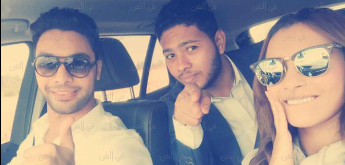 كارمن سليمان ومحمد شاهين وأحمد جمال في طريقهم لقناة السويس الجديدة