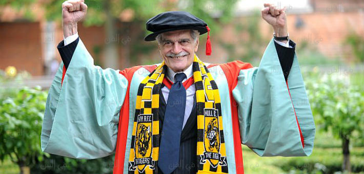 عمر الشريف بوشاح "هال سيتي"