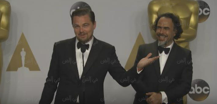 ليوناردو دي كابريو في حفل الأوسكار بجانب مخرج فيلمه