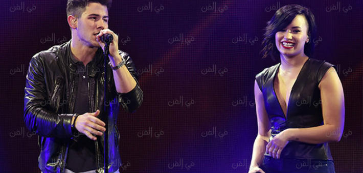 ديمي لوفاتو ونيك جوناس