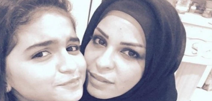 حلا الترك ووالدتها منى السابر 