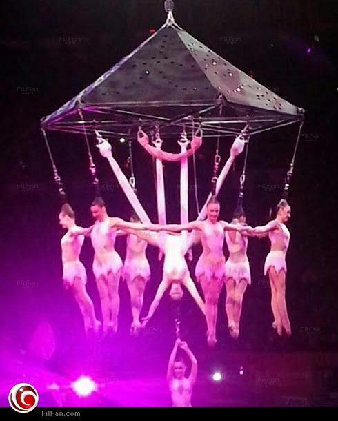 لاعبات السيرك قبل وقوع الحادث