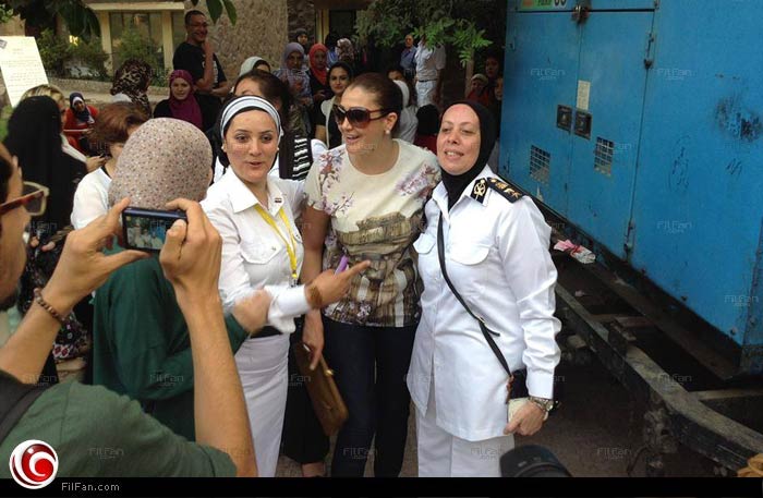 غادة وسط الضباط