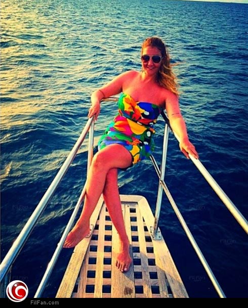 غادة عبد الرازق في قاربها