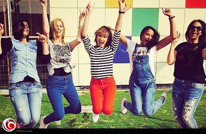 ساندي مع صديقاتها في يوم عيد ميلادها