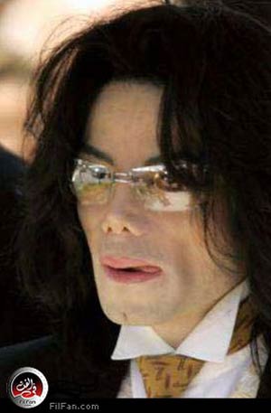 هل يهجر نجم البوب الأمريكي الولايات المتحدة للأبد؟!