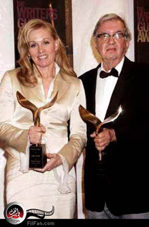 ديانا أوسانا ولاري ماكميرتري الفائزان بجائزة أفضل سيناريو مقتبس عن عمل أدبي عن فيلم &quot;جبل بروكباك&quot; - صورة من : رويترز