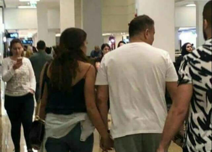 صورة منتشرة على أنها لعمرو ودينا