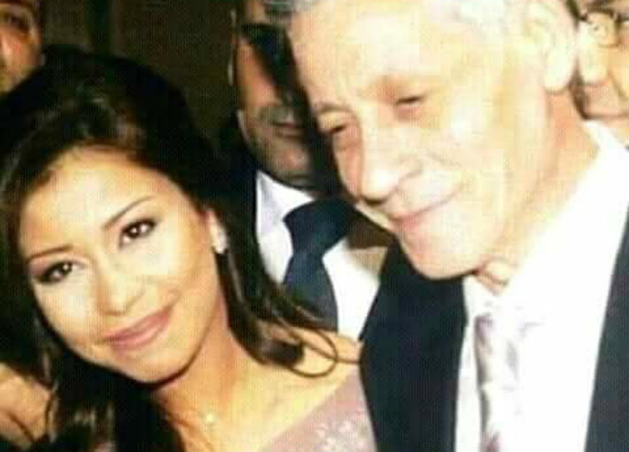 شيرين عبد الوهاب ووالدها 