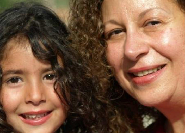 سمية الألفي وحفيدتها &quot;لينا&quot;