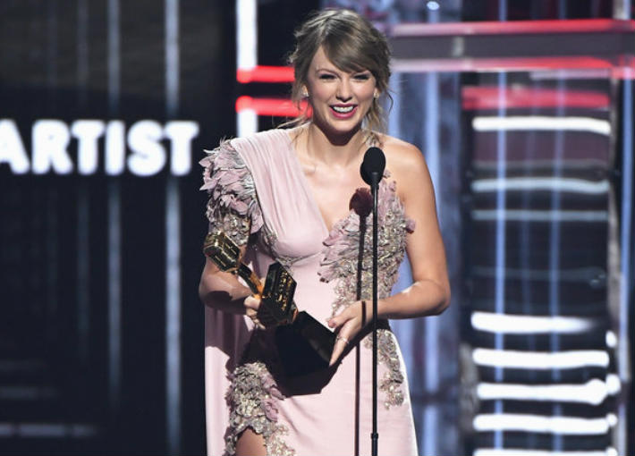 تايلور سويفت