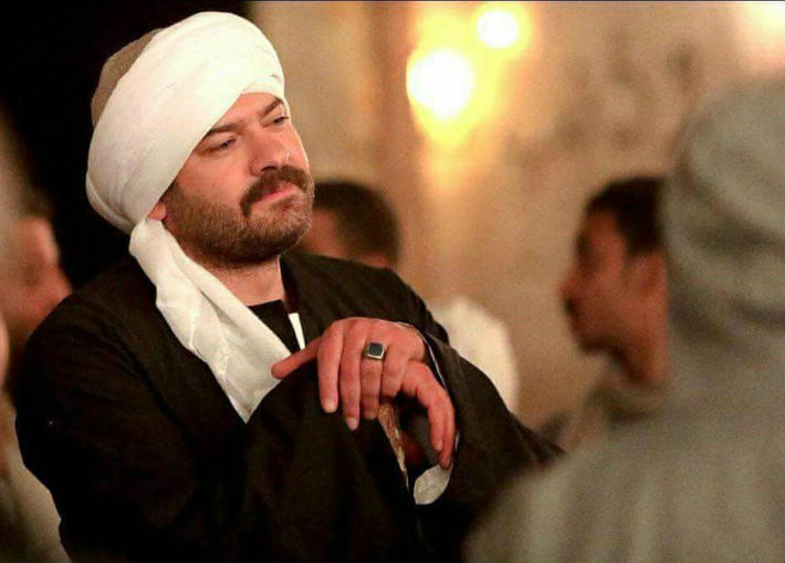 عمرو يوسف في &quot;طايع&quot;