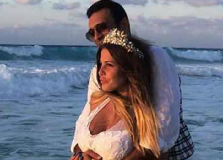 منة حسين فهمي وزوجها