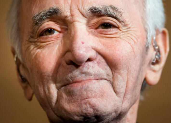 تشارلز أزنافور