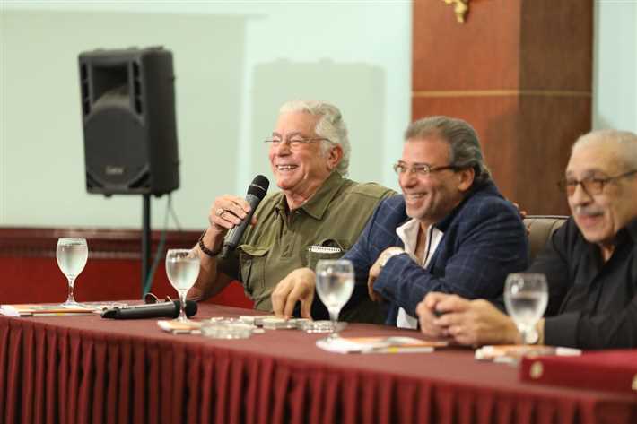 خالد يوسف ومحمود قابيل في ندوة يوسف شاهين