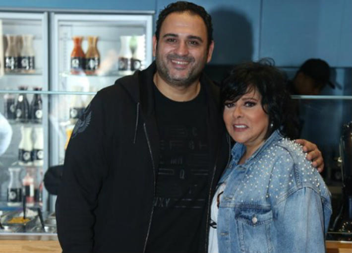 أكرم حسني مع إسعاد يونس