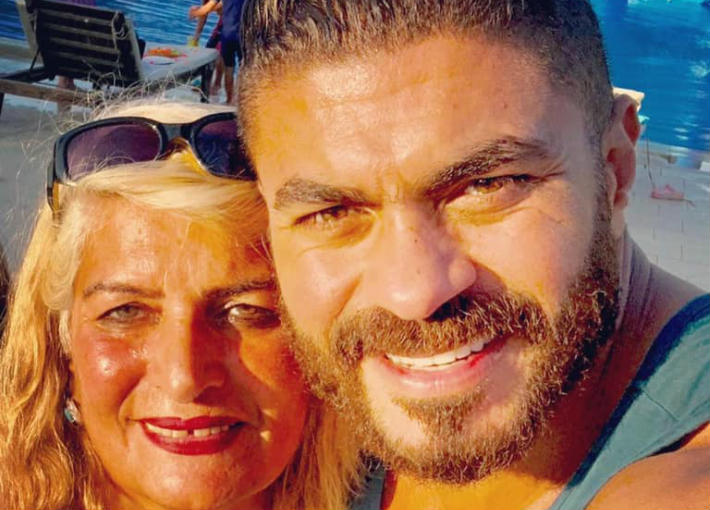 خالد سليم ووالدته