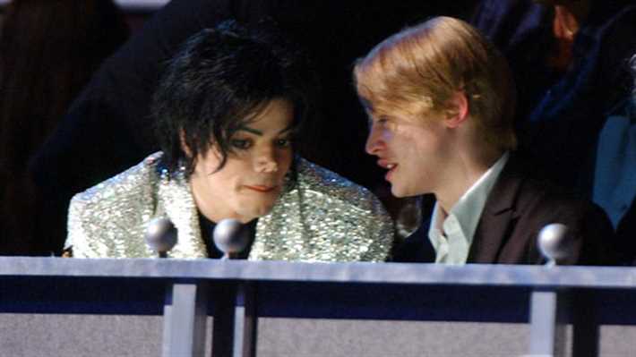 ماكولي كولكين ومايكل جاكسون