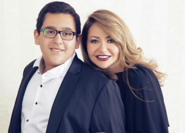 ليلى علوي وابنها