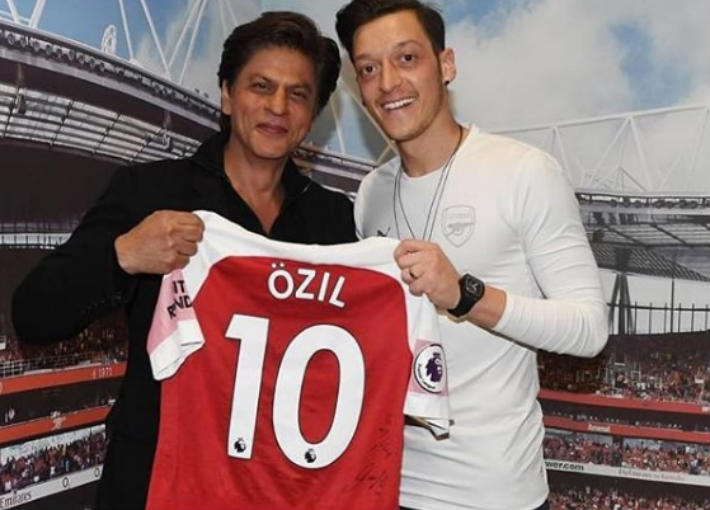 مسعود أوزيل وشاه روخ خان