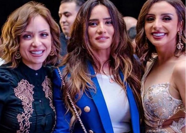 أنغام وزينة وريم 