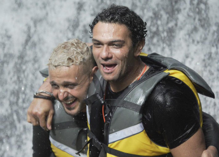 آسر ياسين مع &quot;رامز في الشلال&quot;