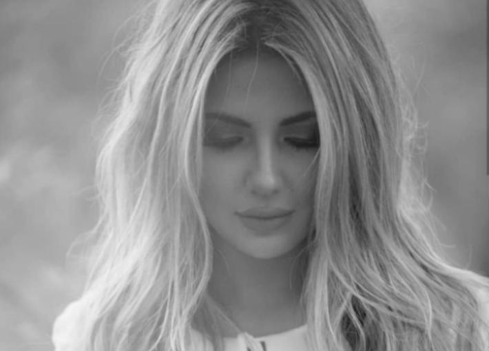 أنجيلا بشارة