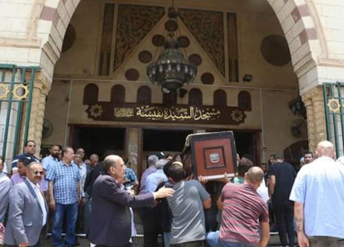 جنازة عزت أبو عوف