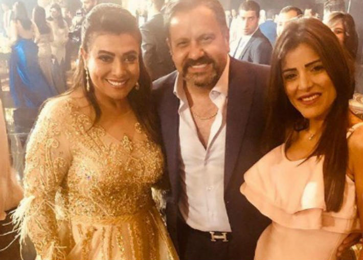 إدوارد ونشوى مصطفى من حفل زفاف ابنها