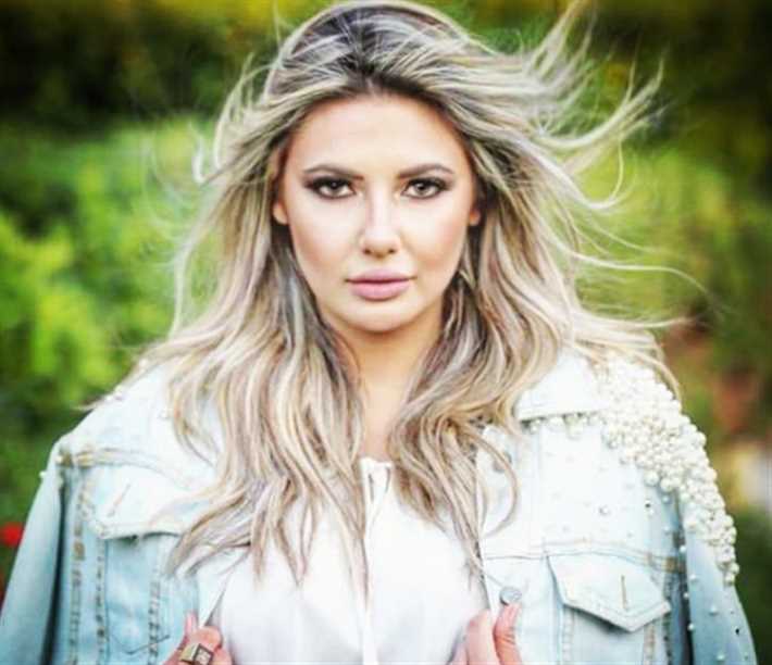 أنجيلا بشارة