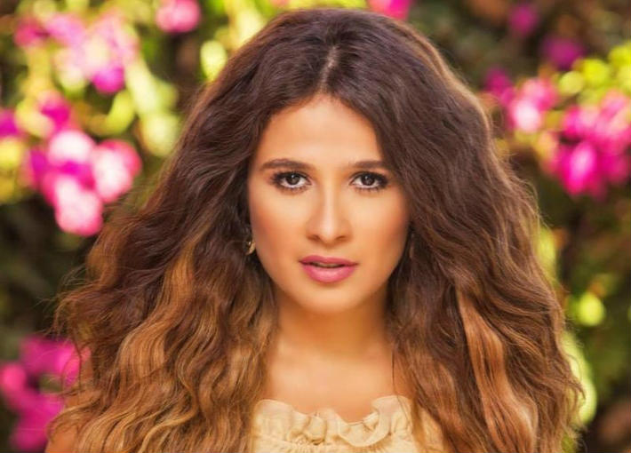 ياسمين عبد العزيز