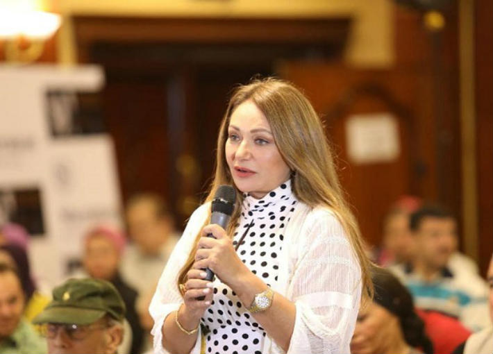 ليلى علوي في صورة من مهرجان الإسكندرية