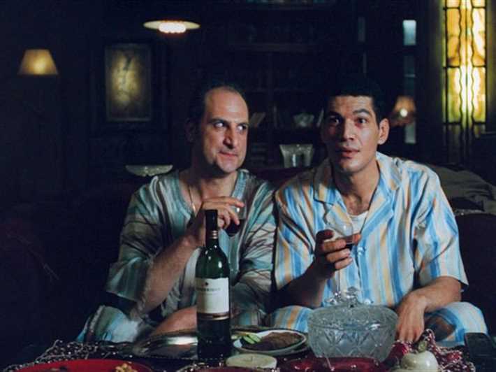 خالد الصاوي وباسم سمرة من فيلم عمراة يعقوبيان