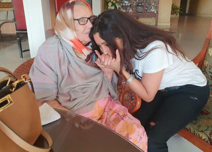 لطيفة ووالدتها