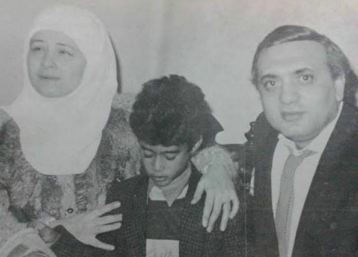 هيثم أحمد زكي مع والدته وزوجه والدته