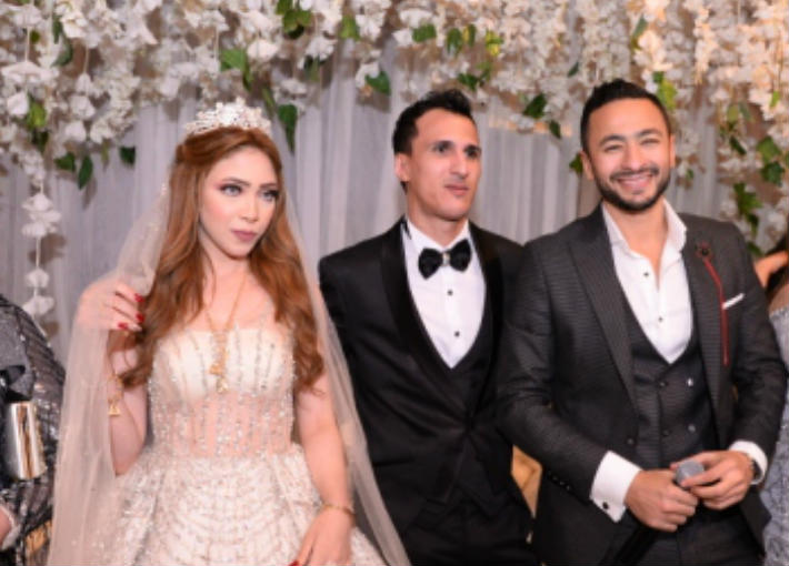 حمادة هلال في حفل زفاف نجل أبو طارق