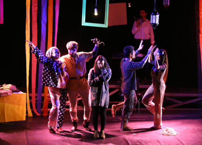 مسرحية &quot;أصحاب السعادة&quot;