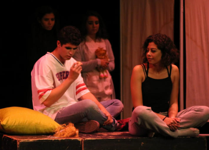 مسرحية &quot;إصابة شنيعة&quot;