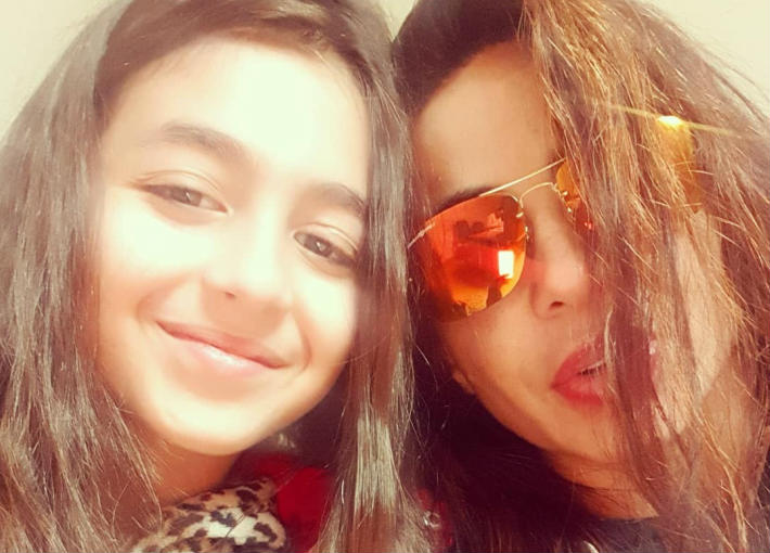 دوللي شاهين وابنتها