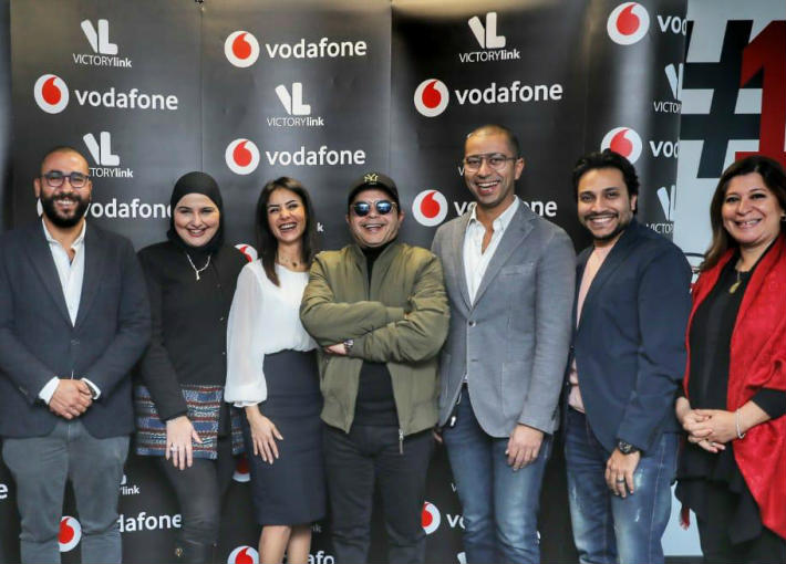 هنيدي في زيارته لفودافون