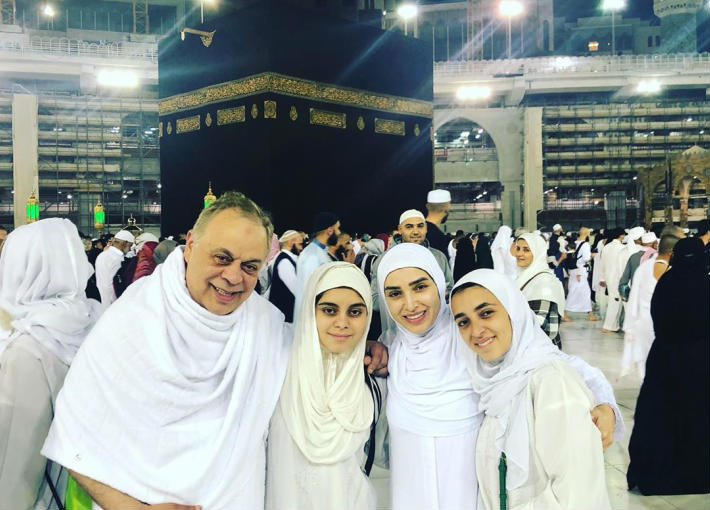 روجينا وأشرف زكي وابنتيهما