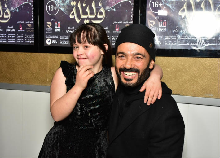 خالد النبوي والطفلة ميرنا