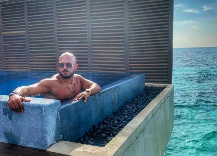 العسيلي في اجازة شهر العسيلي